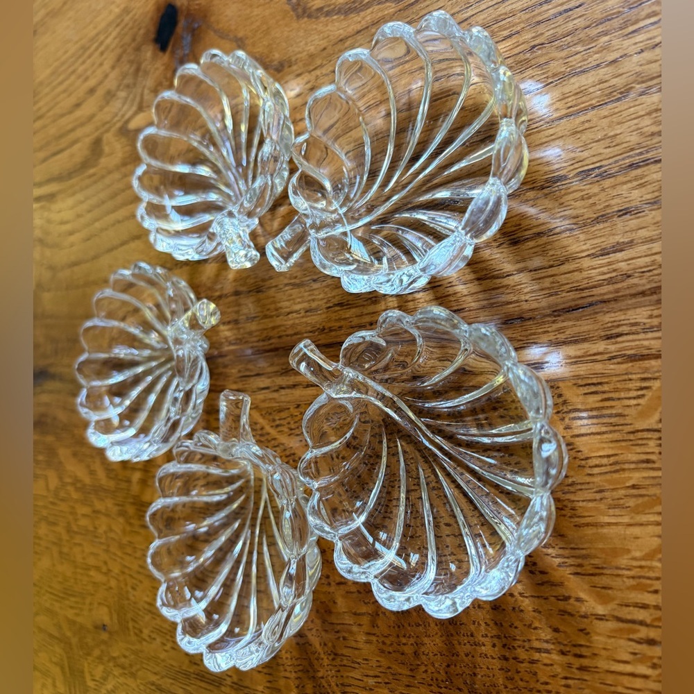 Vintage Heisey Crystolite Clear Glass Leaf Dishes - Set of 5- ~3x3 inches - Picture 4 of 10